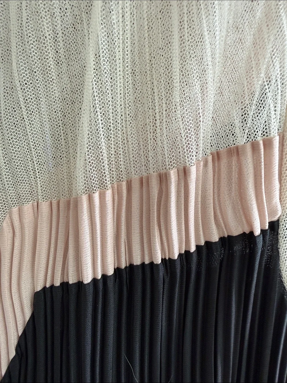 BCBG Max Azria - Picture 5 of 13